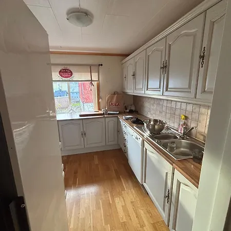 Sovesofa I Stue, Soveplasser Til To *